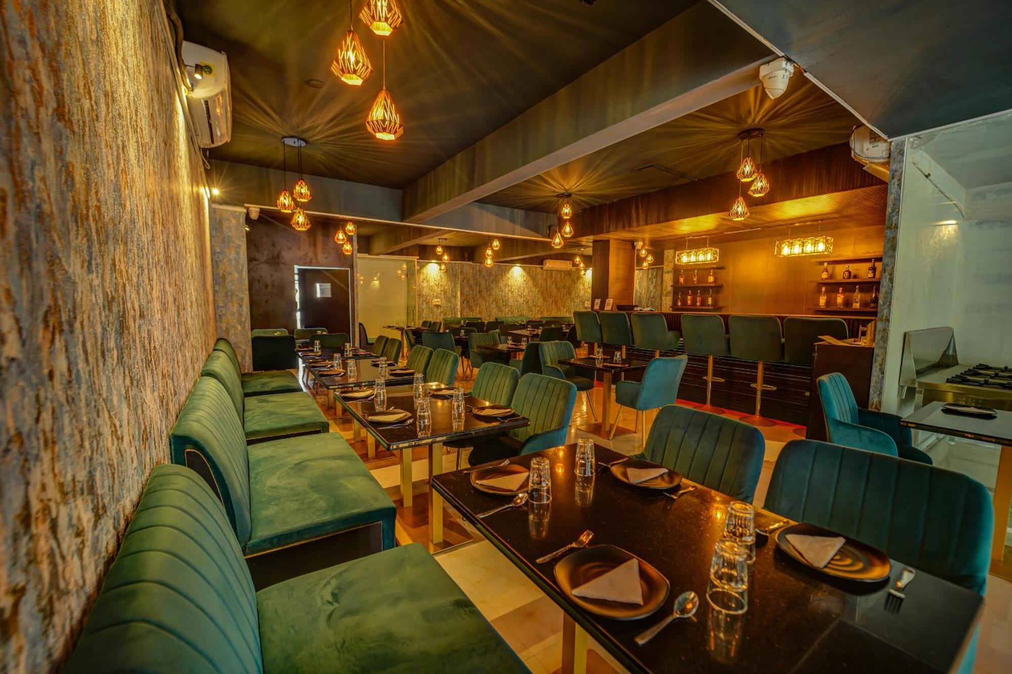The Emerald Inn Μπανγκαλόρ Εξωτερικό φωτογραφία